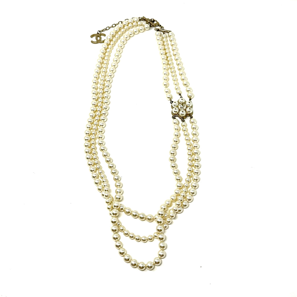 CHANEL Fall Winter 2015 3 Strand Pearl Gold CC Necklace