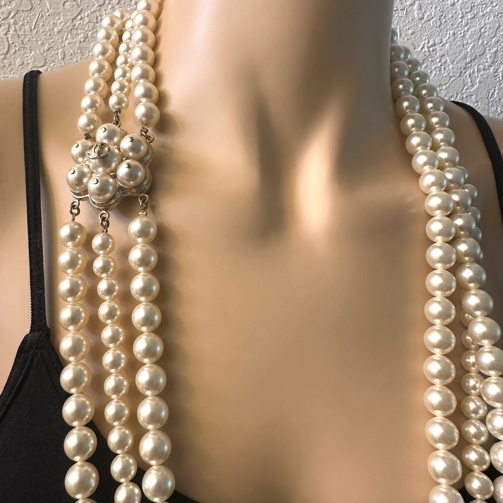 Vintage Chanel Faux Pearl Necklace – Clothes Heaven Since 1983